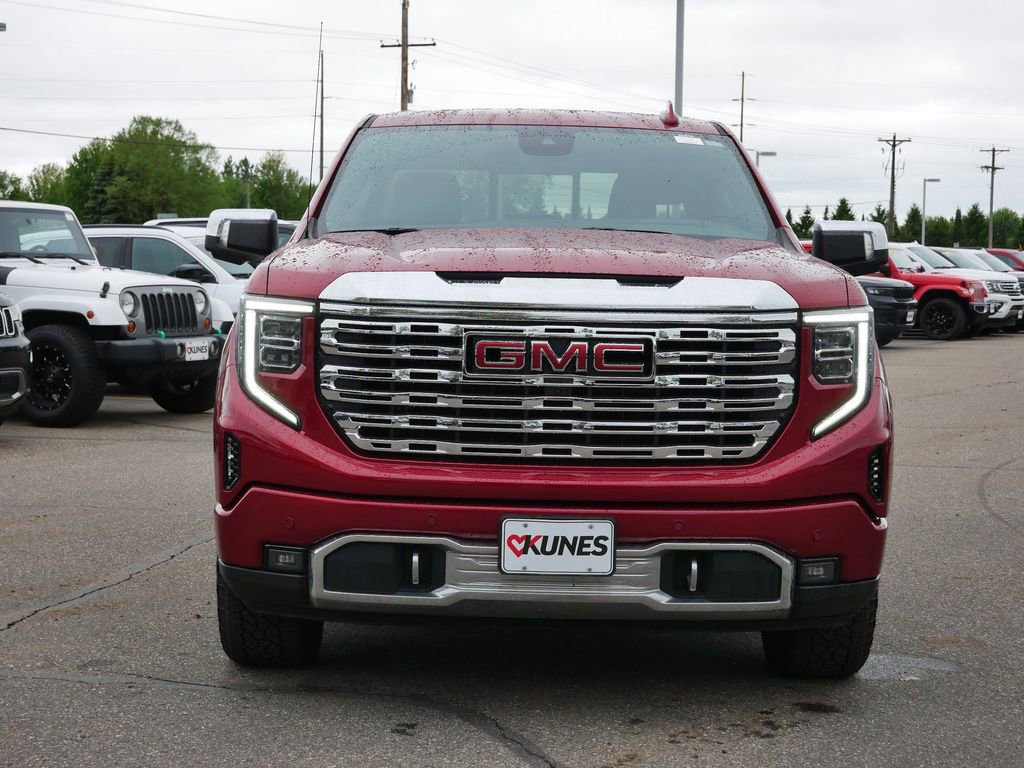 Used 2022 GMC Sierra 1500 Denali w/ Technology Package AWD/4WD image 2