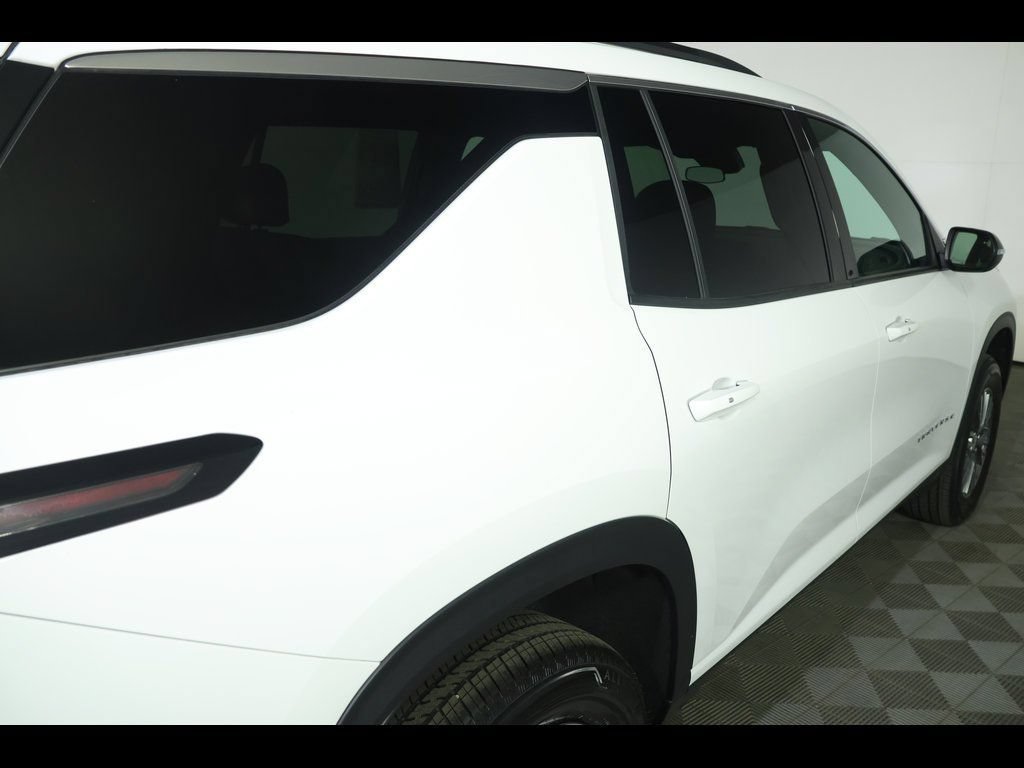 Used 2025 Chevrolet Traverse LT AWD/4WD image 18