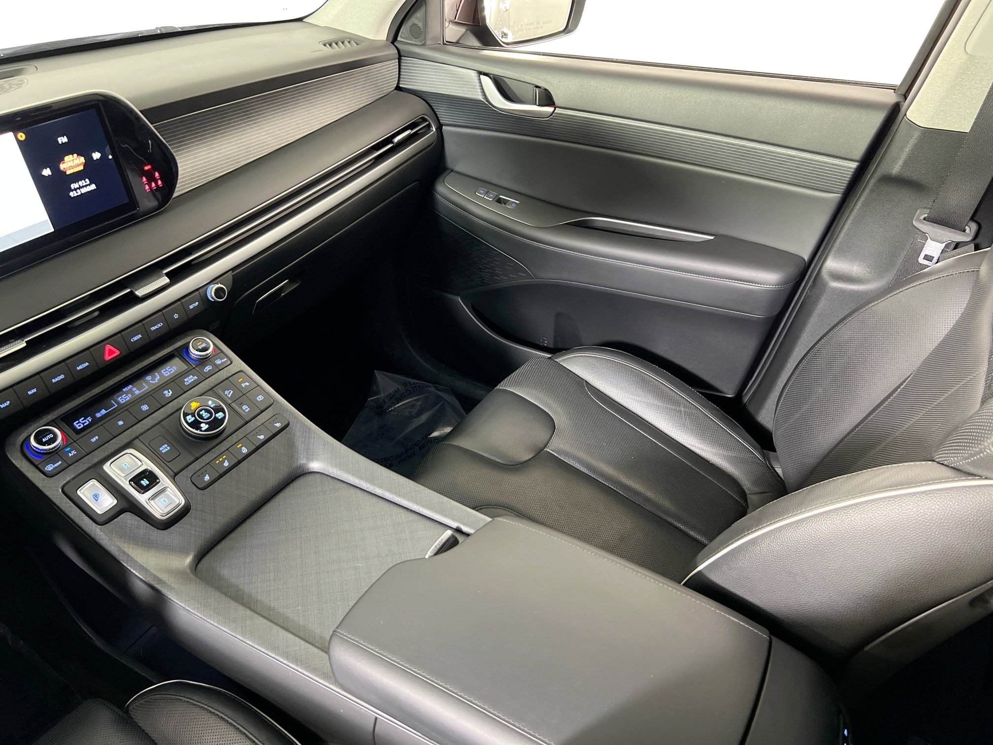 Used 2023 Hyundai Palisade Limited w/ Cargo Package image 25