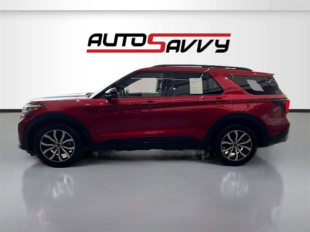Used 2025 Ford Explorer ST-Line w/ Premium Package image 4