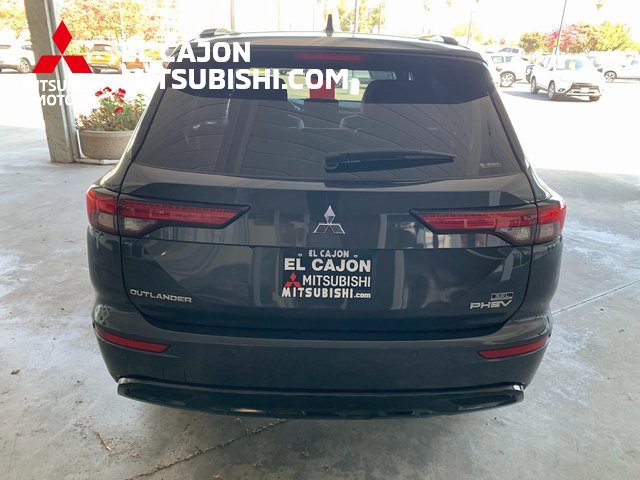 Used 2025 Mitsubishi Outlander SEL Black Edition image 5