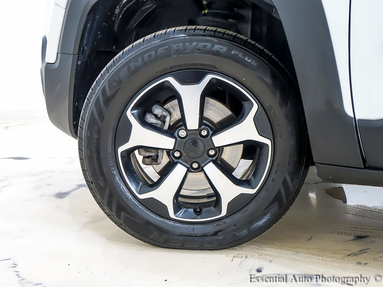 Used 2019 Jeep Renegade Trailhawk w/ Cold Weather Group II AWD/4WD image 12