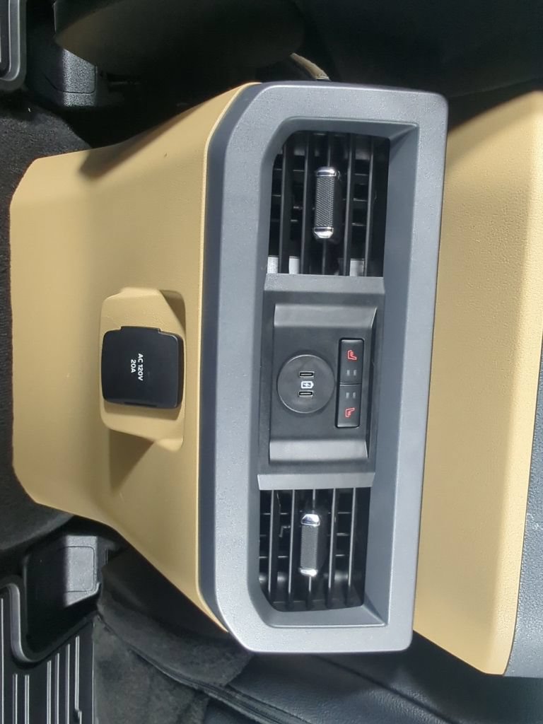 Certified 2025 Ford F450 Lariat w/ Lariat Ultimate Package AWD/4WD image 31