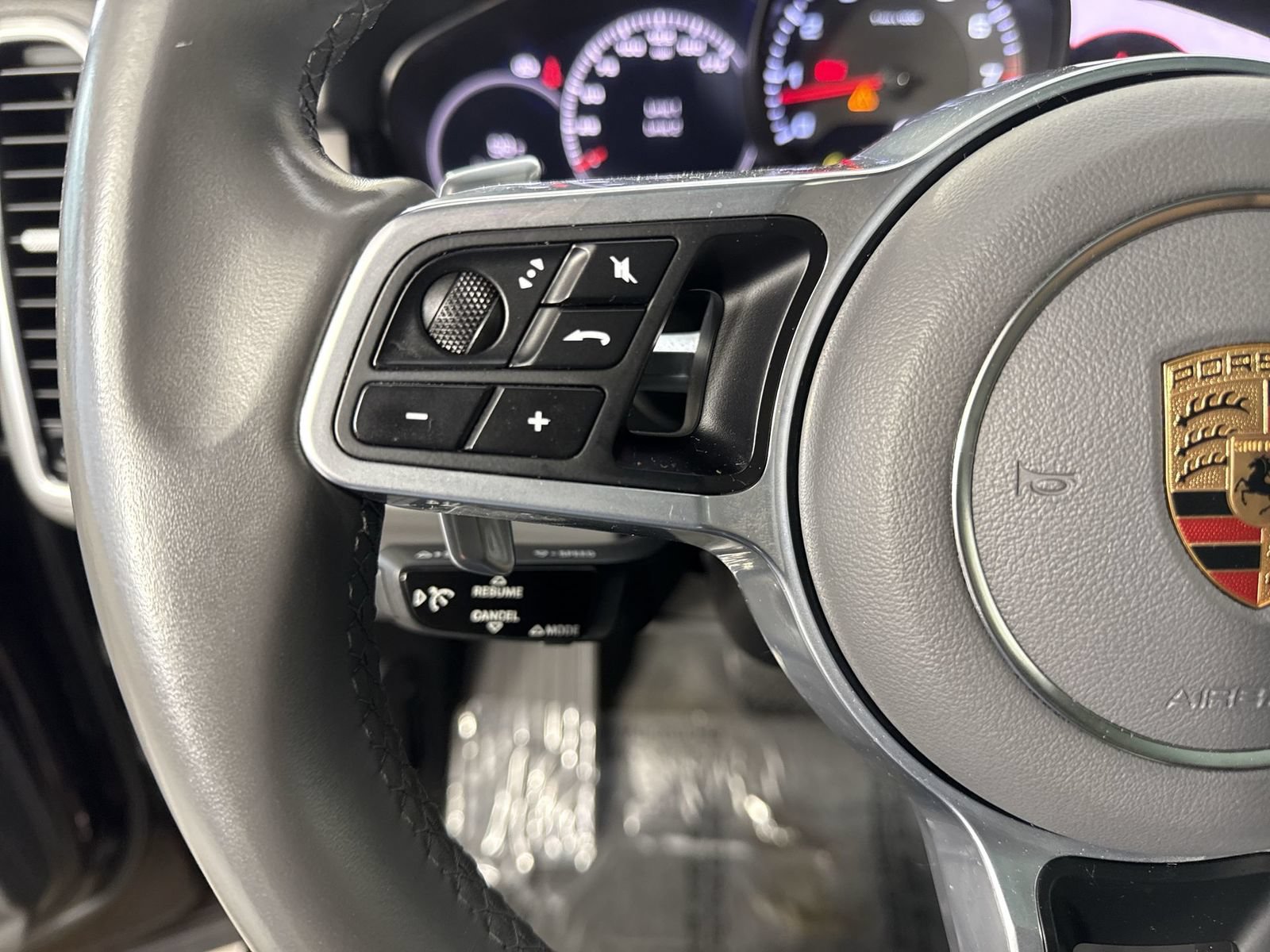 Used 2019 Porsche Cayenne AWD/4WD image 12