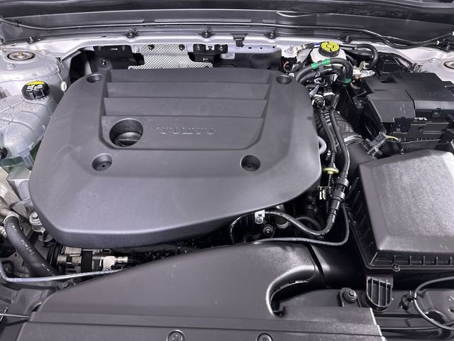 Used 2023 Volvo XC40 B5 Core image 87