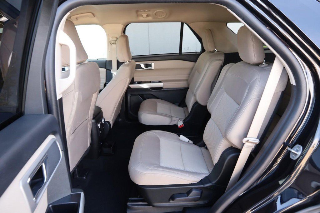 Used 2022 Ford Explorer XLT w/ Class IV Trailer Tow Package image 10