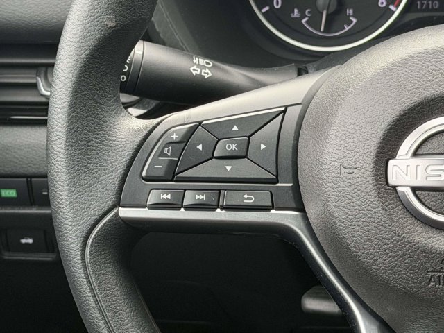 Used 2025 Nissan Sentra SV FWD image 23