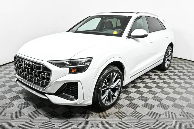New 2025 Audi Q8 Premium image 3
