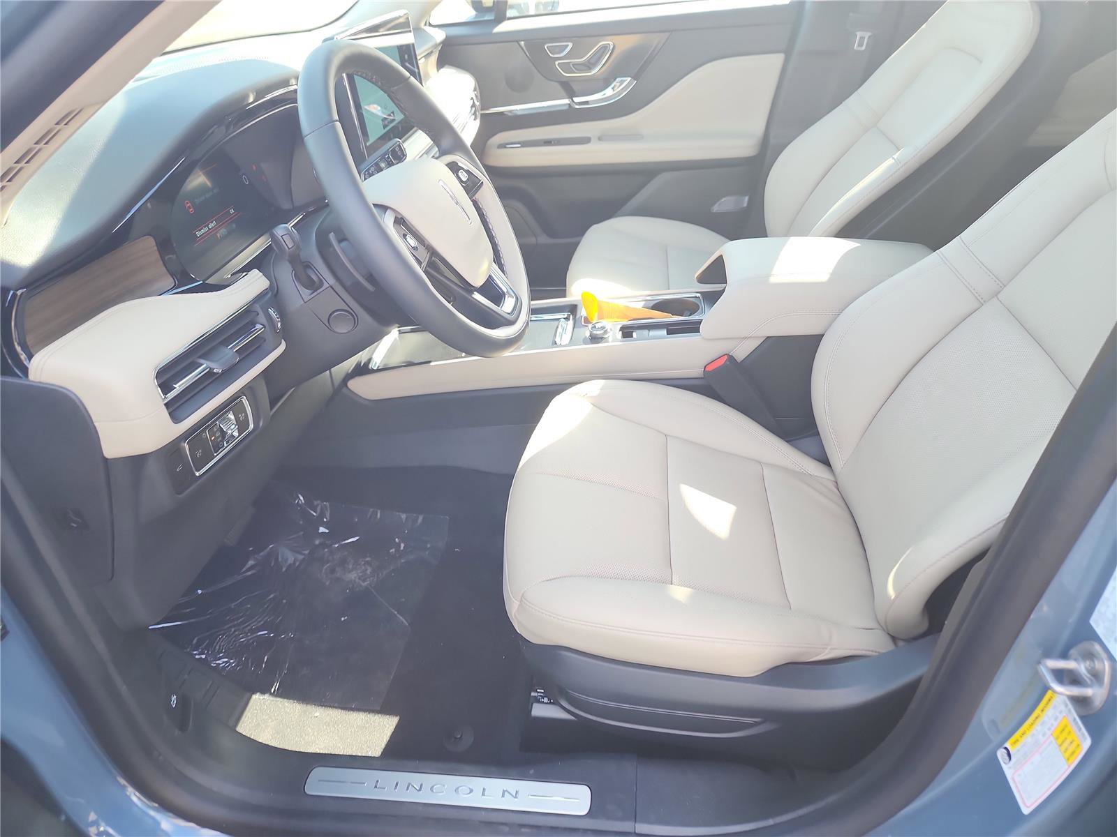 New 2026 Lincoln Corsair Reserve image 13