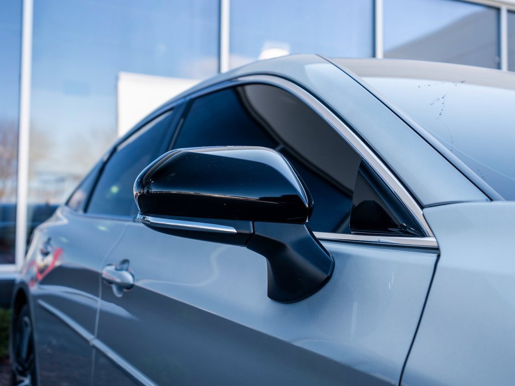 Used 2019 Toyota Avalon XSE image 9