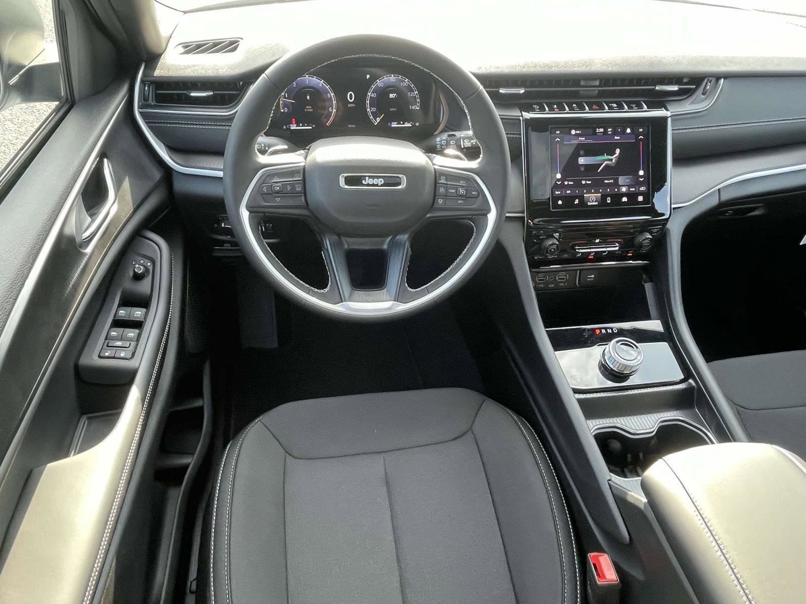 New 2025 Jeep Grand Cherokee L Laredo image 8