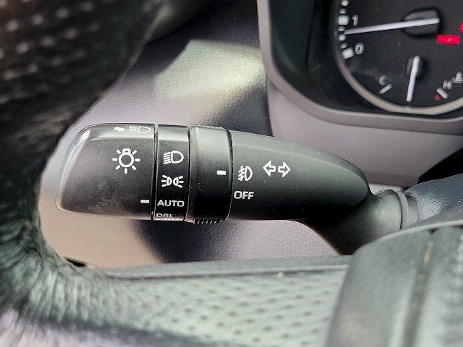 Used 2022 Toyota Tundra SR5 w/ SR5 Premium Package AWD/4WD image 29