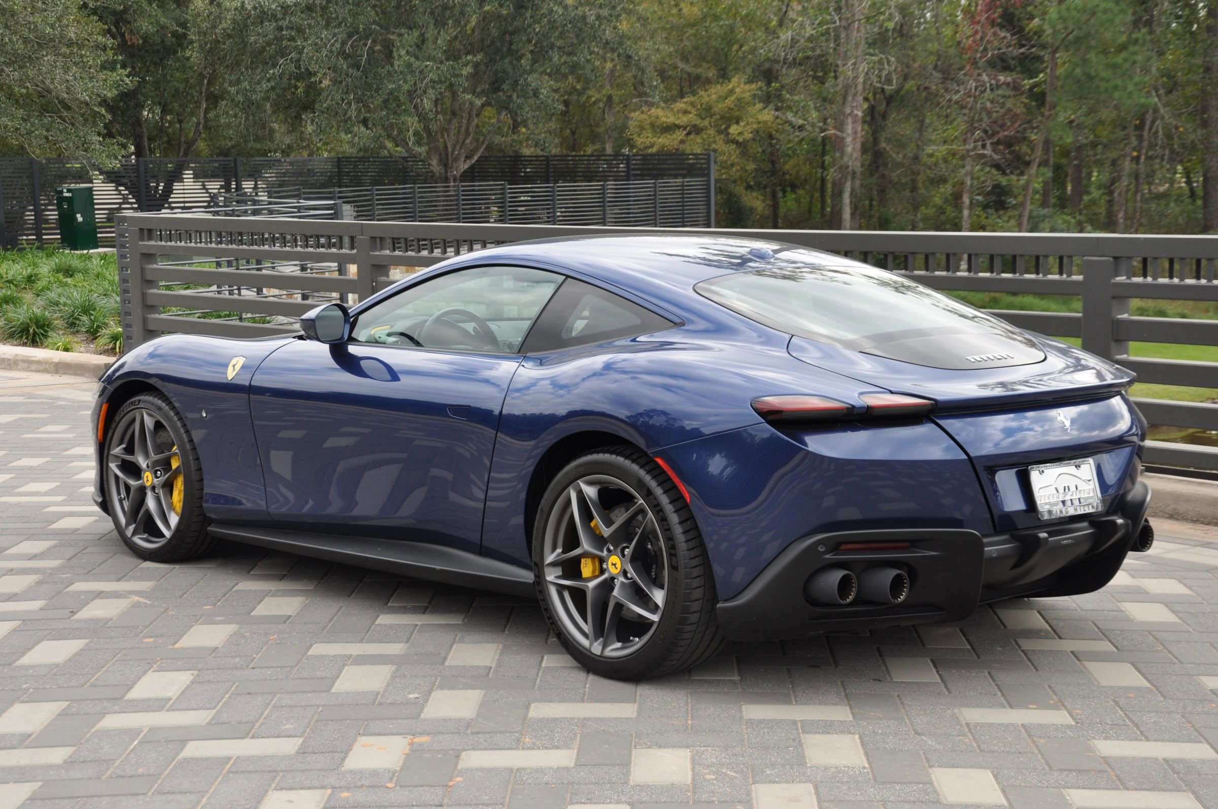 Used 2022 Ferrari Roma image 9