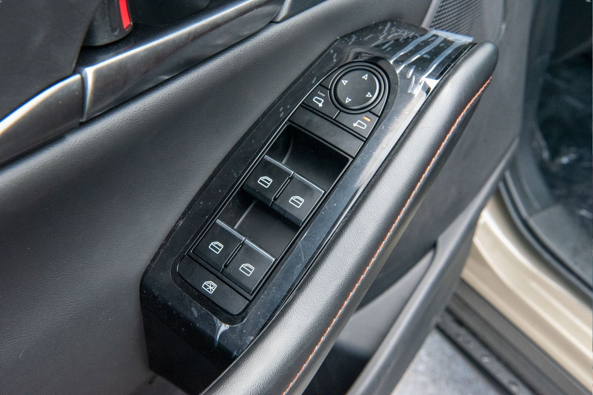 New 2024 MAZDA CX-30 Carbon image 24