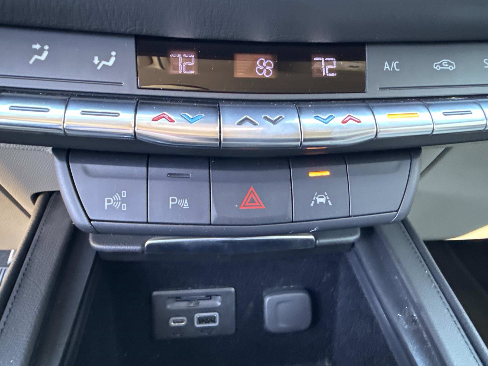 Used 2019 Cadillac XT4 Premium Luxury w/ Technology Package image 26