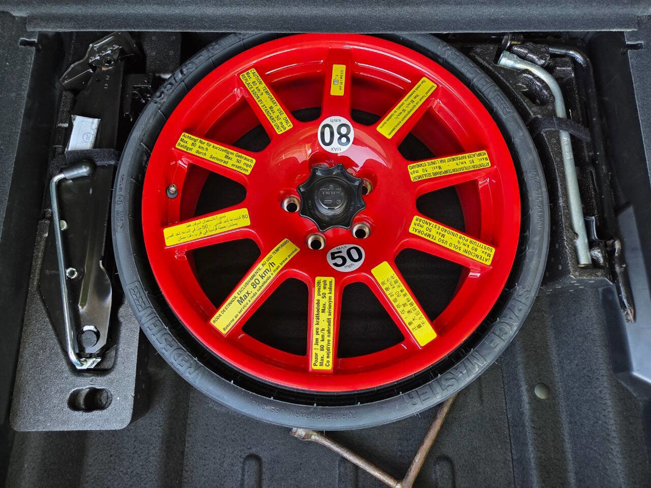 Used 2017 Porsche Macan Base AWD 4dr SUV image 20