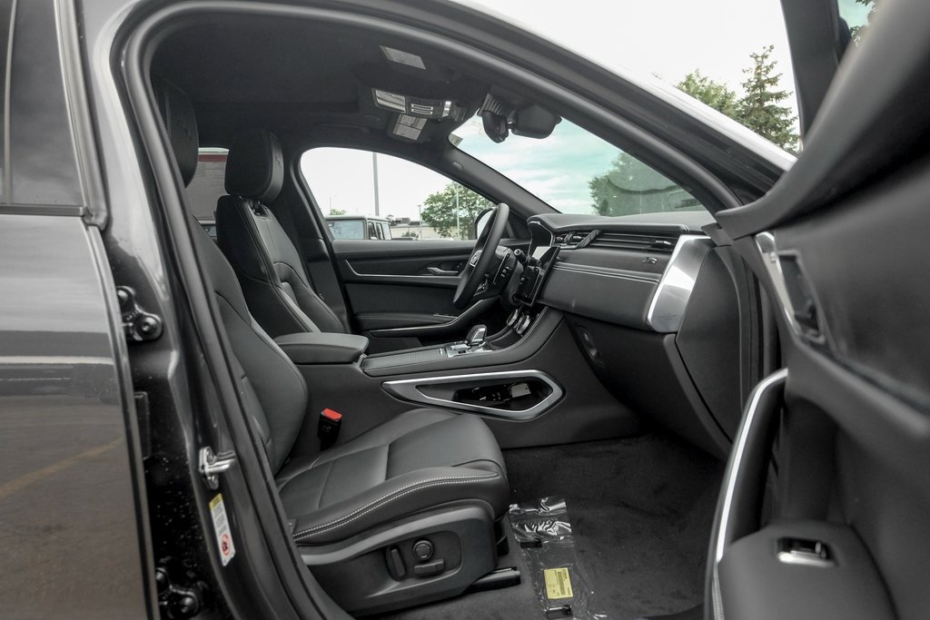 Used 2025 Jaguar F-PACE R-Dynamic S image 19