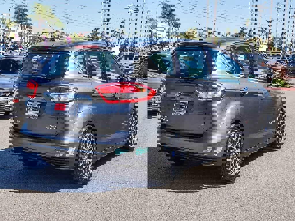 Used 2017 Ford C-MAX Energi Titanium image 4