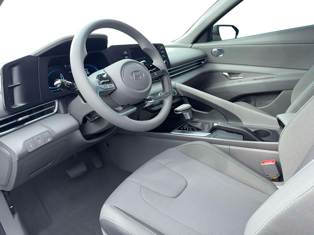 New 2026 Hyundai Elantra SE FWD image 14