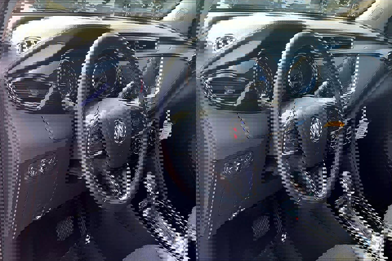 Used 2023 Buick Encore GX Select w/ Sport Touring Package image 17