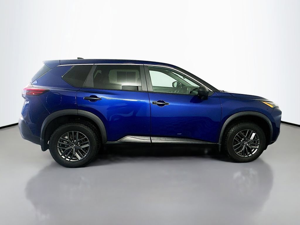 Used 2023 Nissan Rogue S image 8