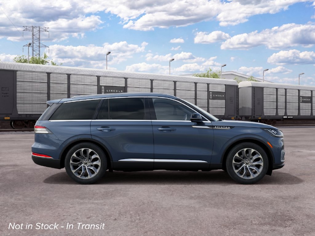 New 2027 Lincoln Aviator AWD image 5