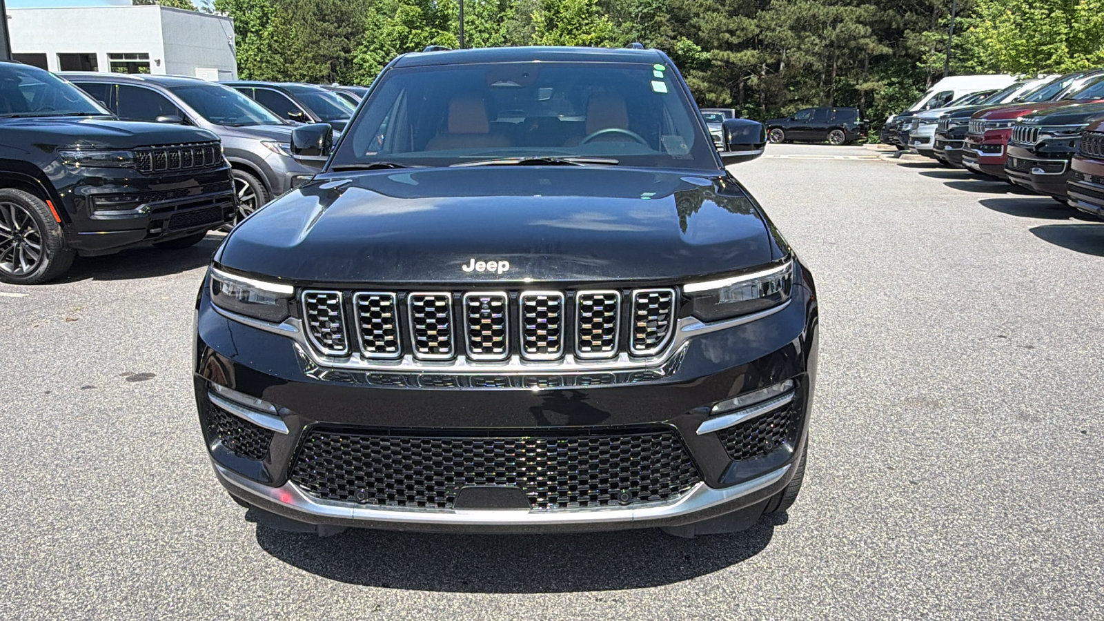 Used 2024 Jeep Grand Cherokee Summit AWD/4WD image 3