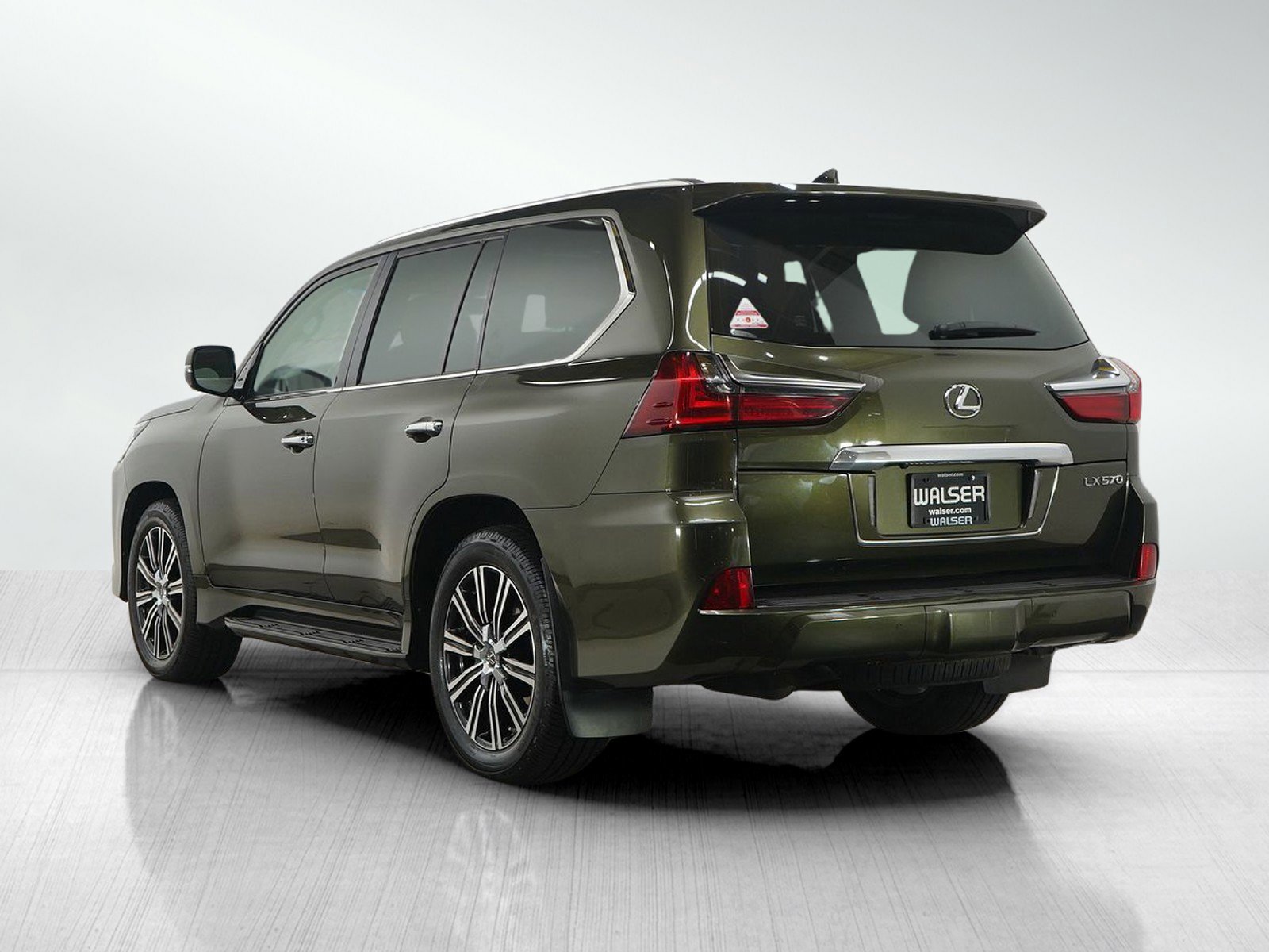 Used 2021 Lexus LX 570 4WD w/ Luxury Package image 3