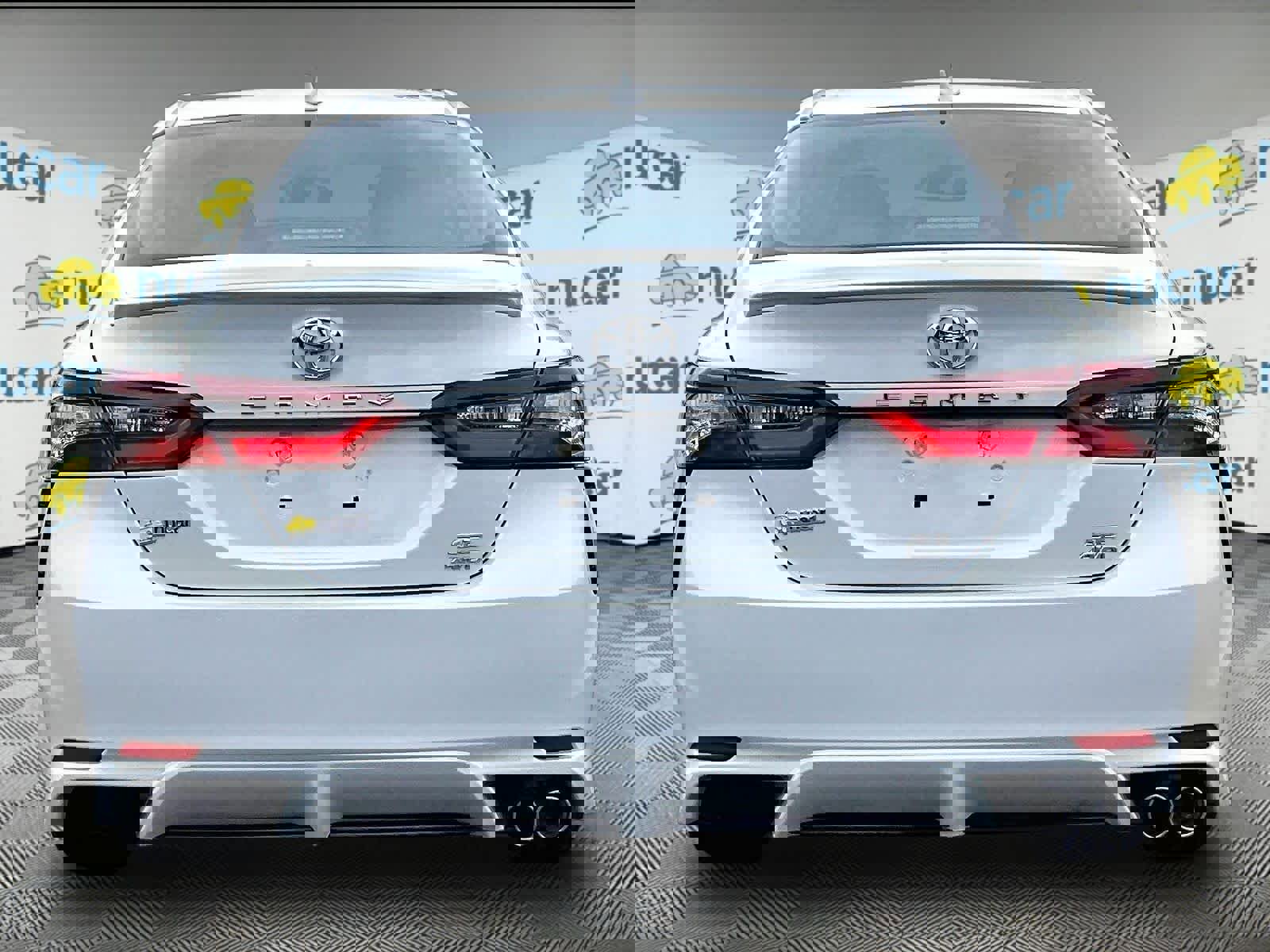 Used 2022 Toyota Camry SE w/ Carpet Mat Package (TMS) AWD/4WD image 5