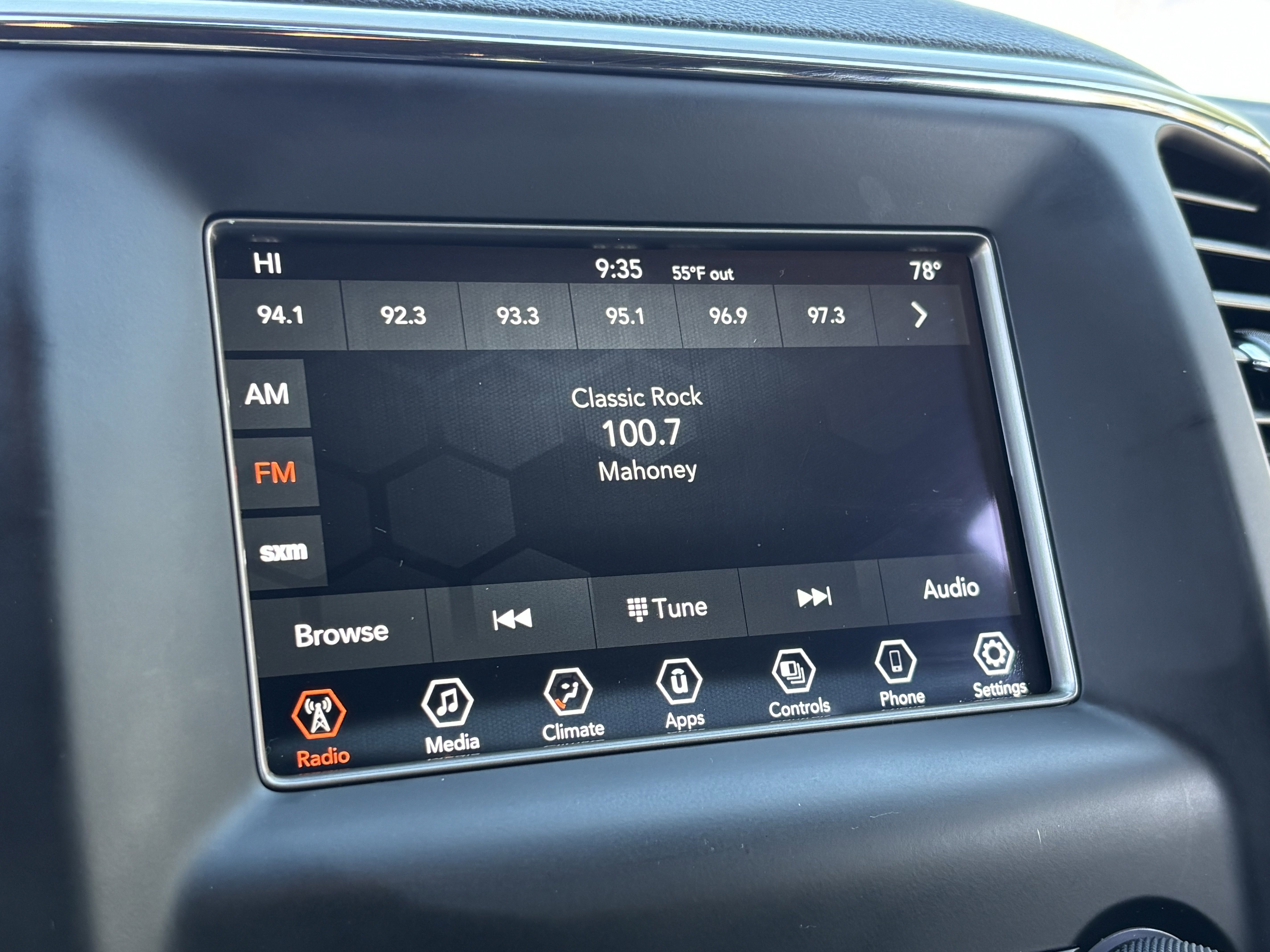 Used 2021 Jeep Grand Cherokee Laredo image 21