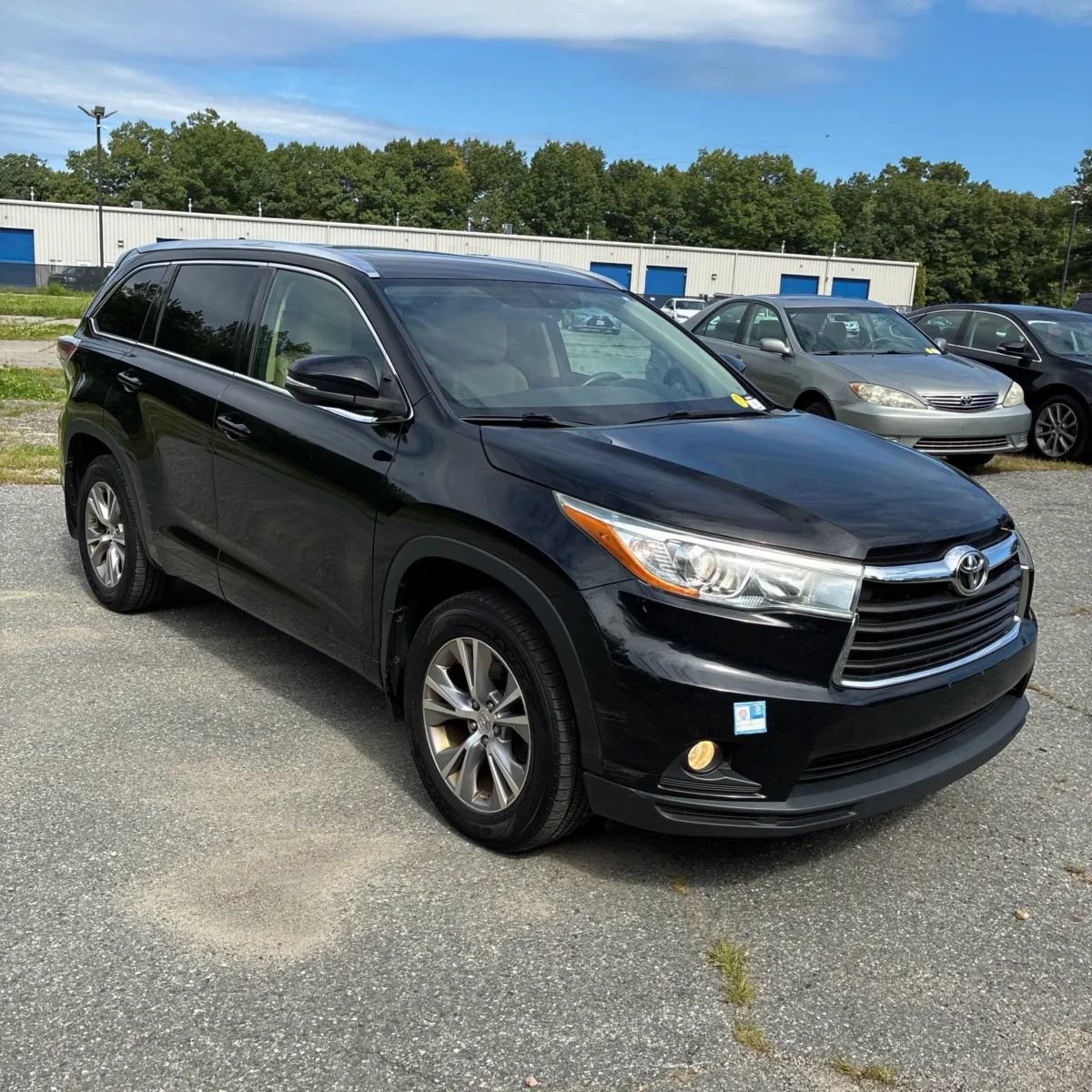 Used 2015 Toyota Highlander XLE AWD/4WD image 12