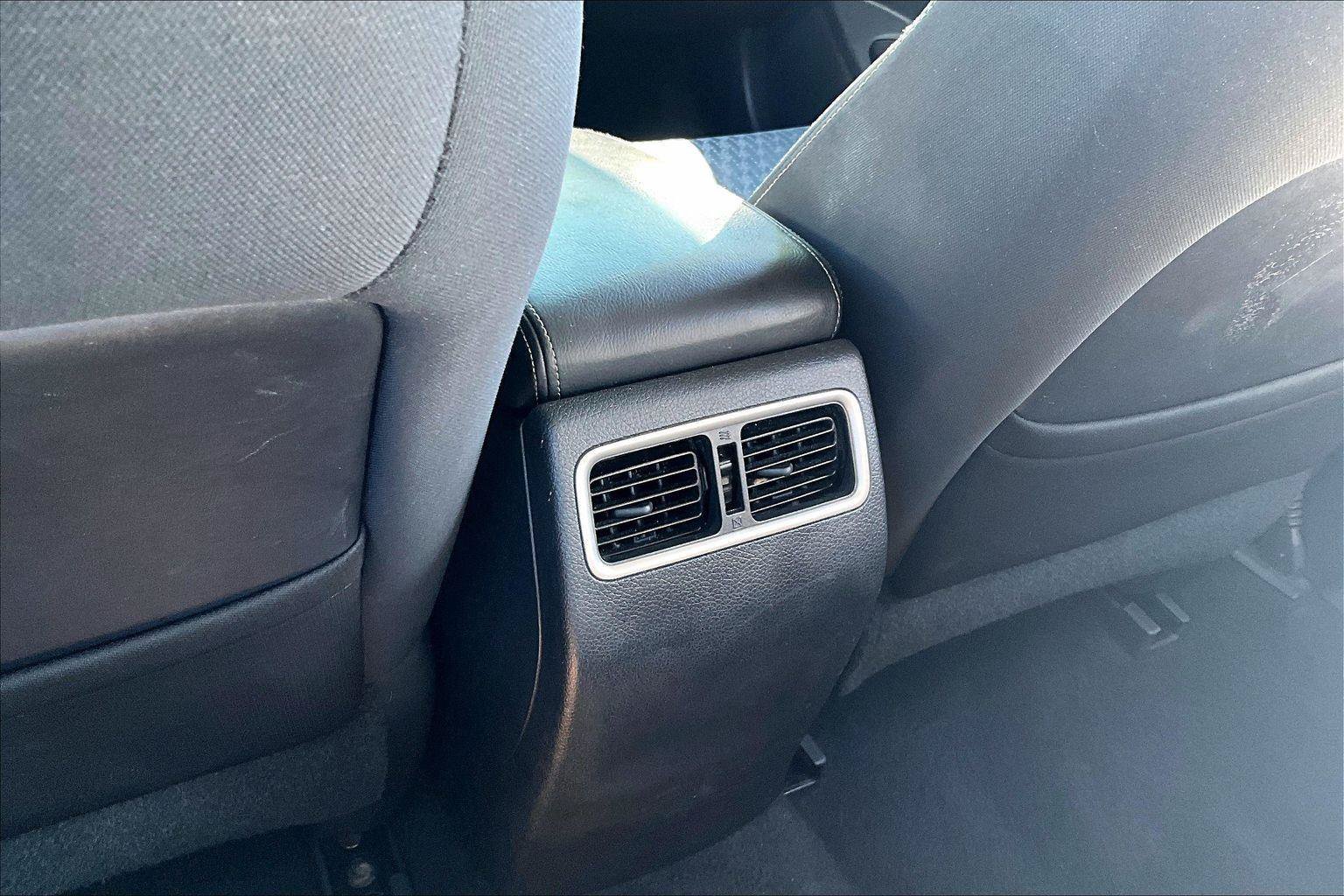 Used 2016 Nissan Altima 2.5 SV w/ Convenience Package FWD image 10