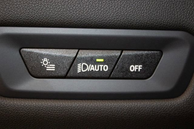 Used 2025 BMW X5 xDrive50e image 36