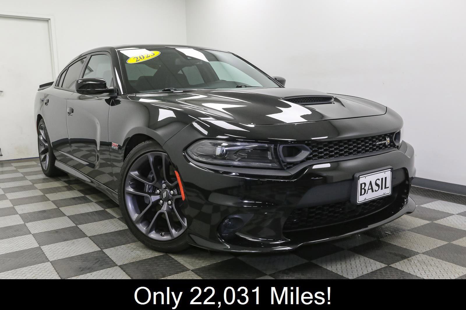 Used 2023 Dodge Charger Scat Pack w/ Plus Group RWD image 2