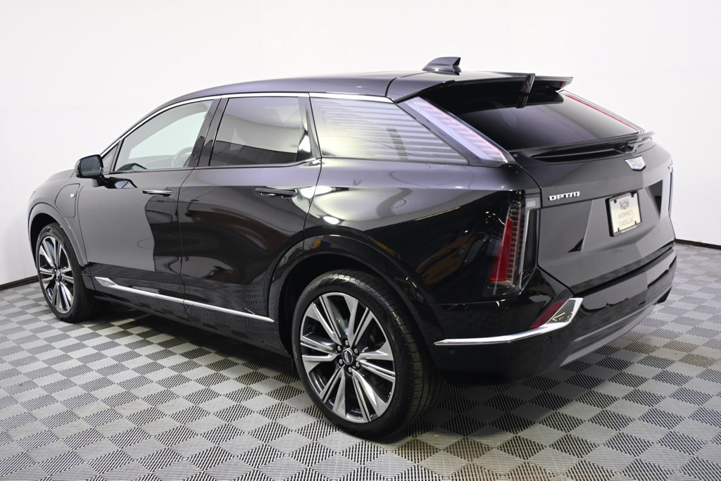 New 2026 Cadillac Optiq Luxury 2 w/ LPO, Floor Liner Package AWD/4WD image 3