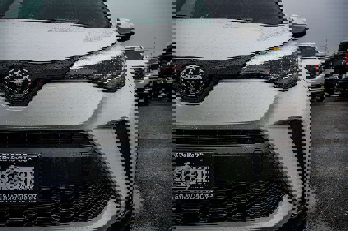 Used 2021 Toyota C-HR XLE image 9