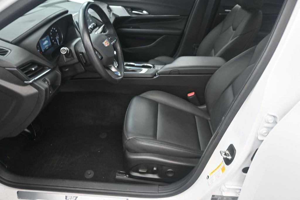 Used 2024 Cadillac CT4 Luxury w/ LPO, ONYX Package RWD image 16