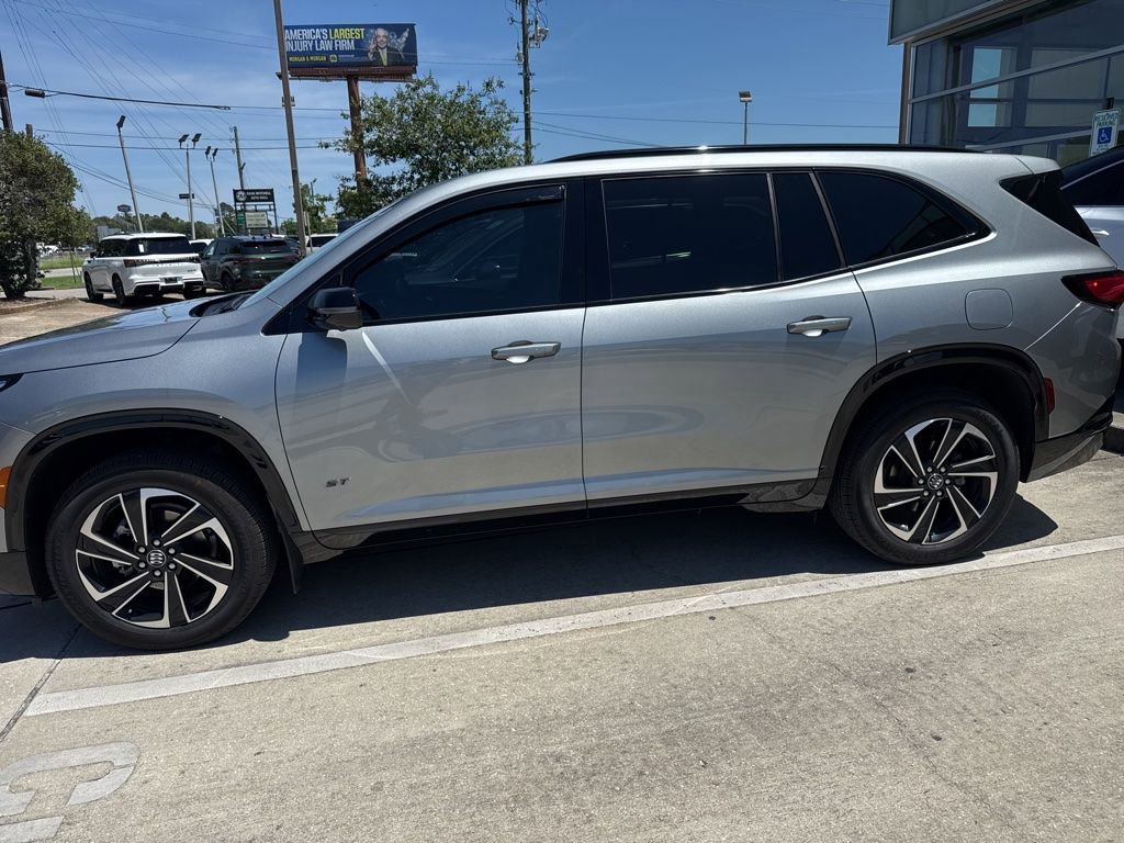 Used 2025 Buick Enclave Sport Touring w/ Power Package AWD/4WD image 2
