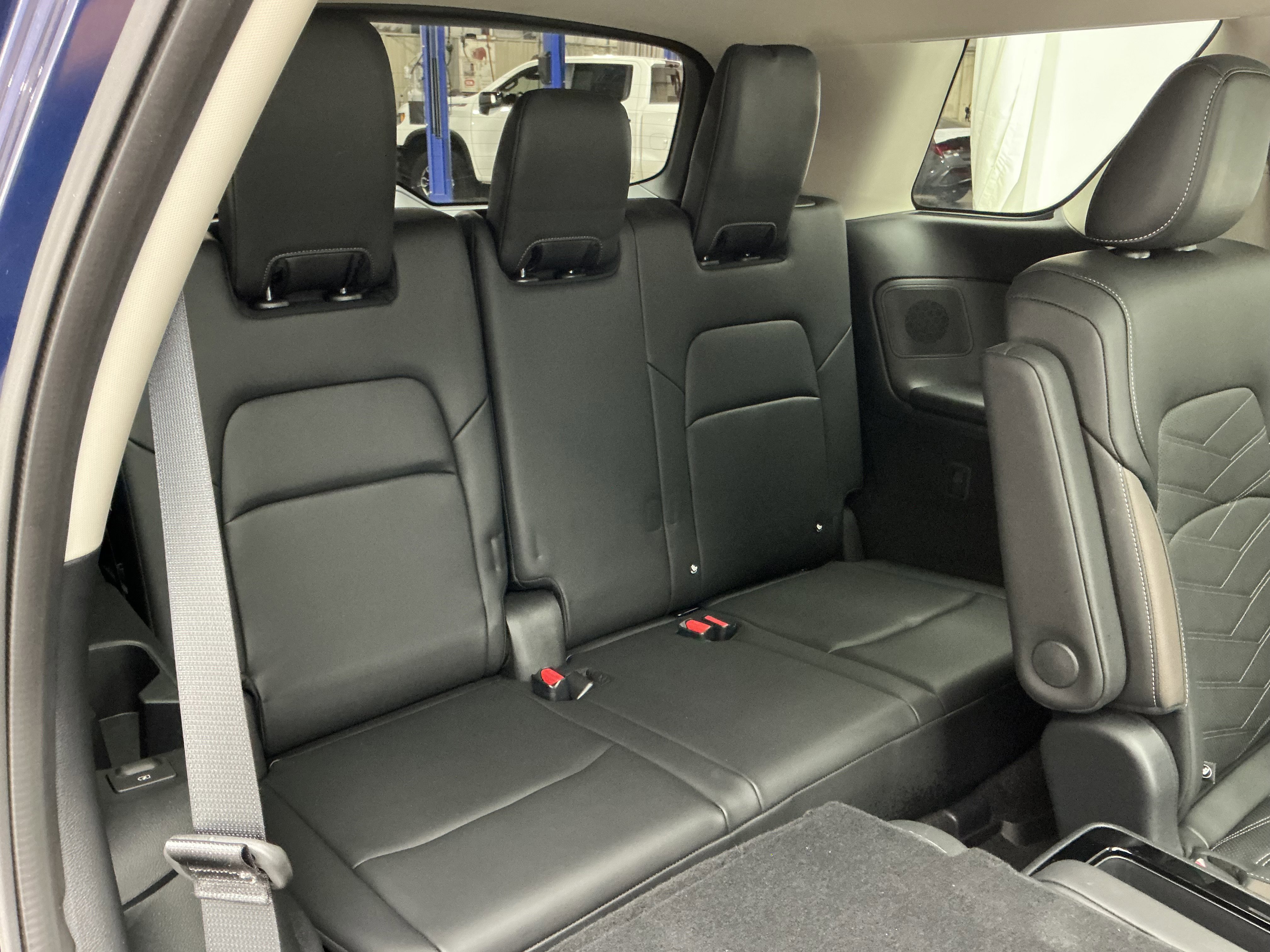 Used 2024 Nissan Pathfinder Platinum image 23