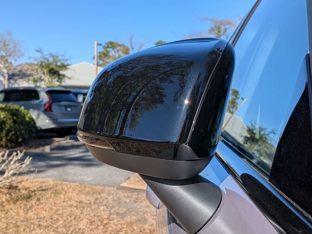 New 2026 Volvo XC40 B4 Core FWD image 11