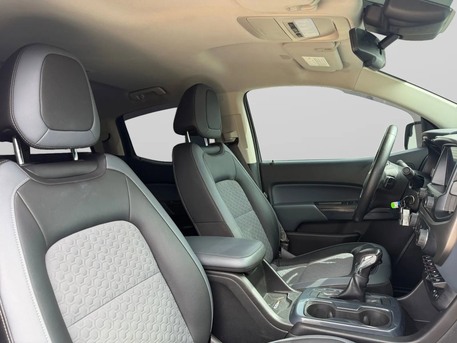 Used 2022 Chevrolet Colorado Z71 w/ Safety Package RWD image 36