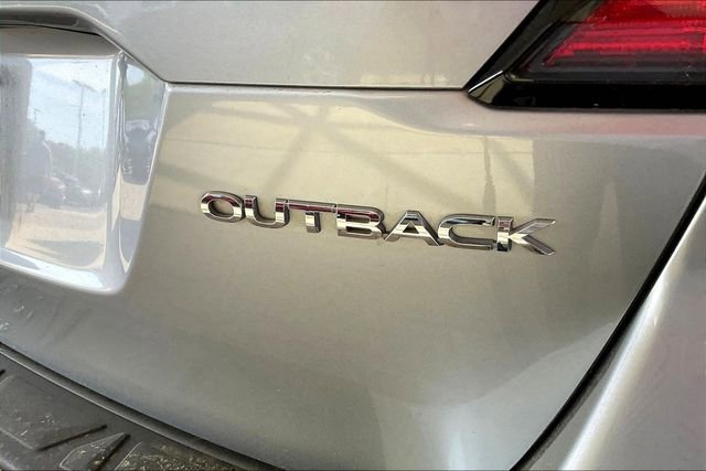Used 2020 Subaru Outback Limited w/ Popular Package #2 image 23