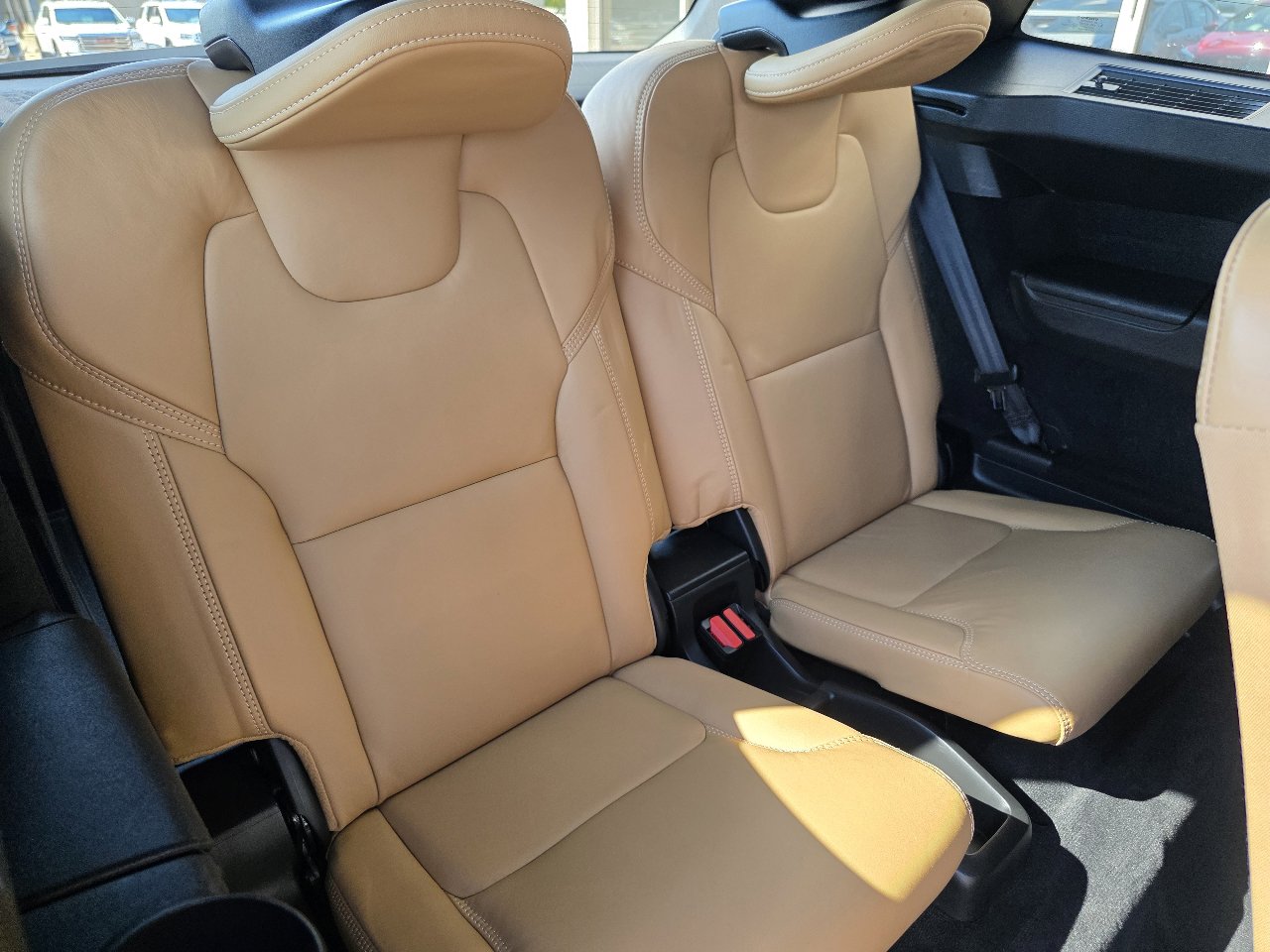 Used 2021 Volvo XC90 T8 Inscription w/ Lounge Package image 23