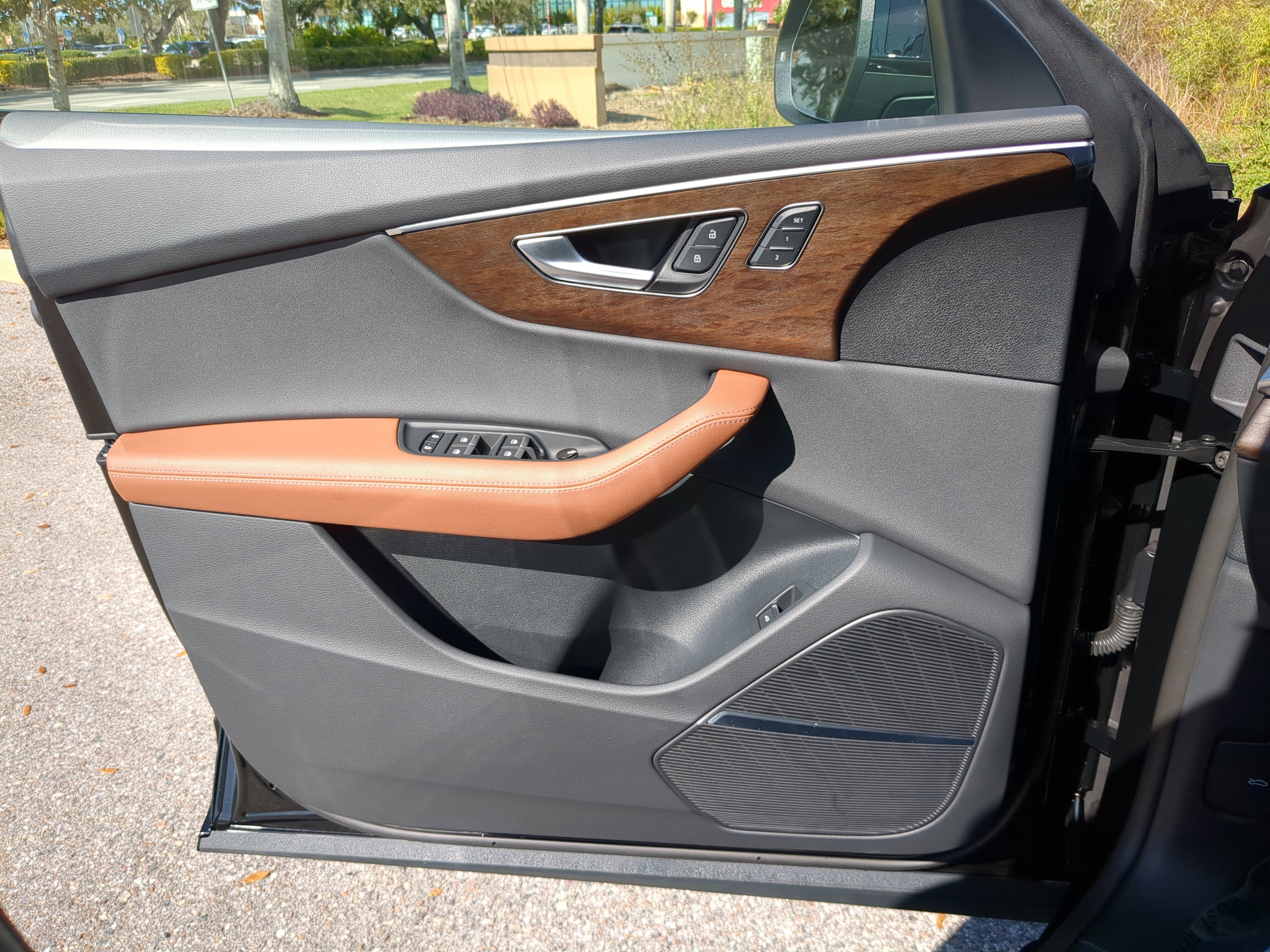 Used 2025 Audi Q8 Premium Plus w/ Premium Plus Package image 19