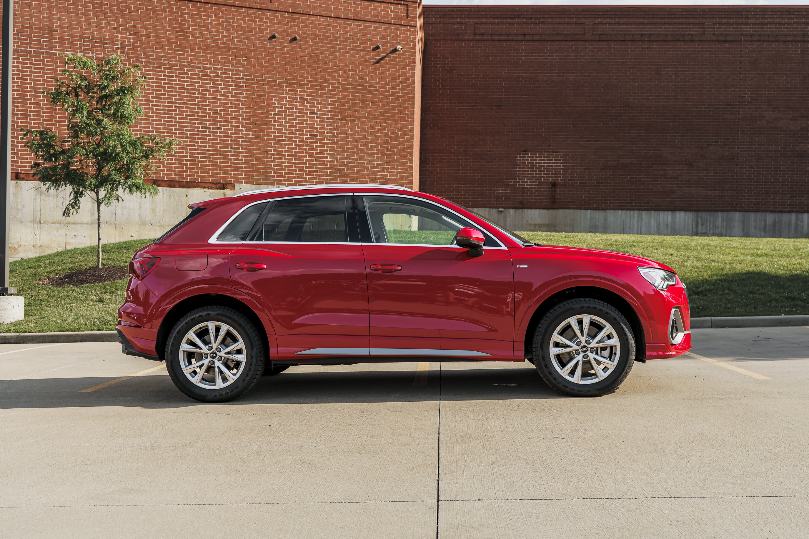 Certified 2024 Audi Q3 2.0T Premium AWD/4WD image 3