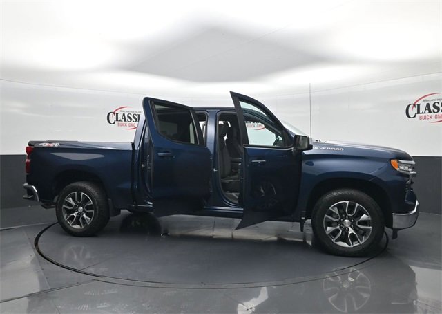 Used 2023 Chevrolet Silverado 1500 LT image 32