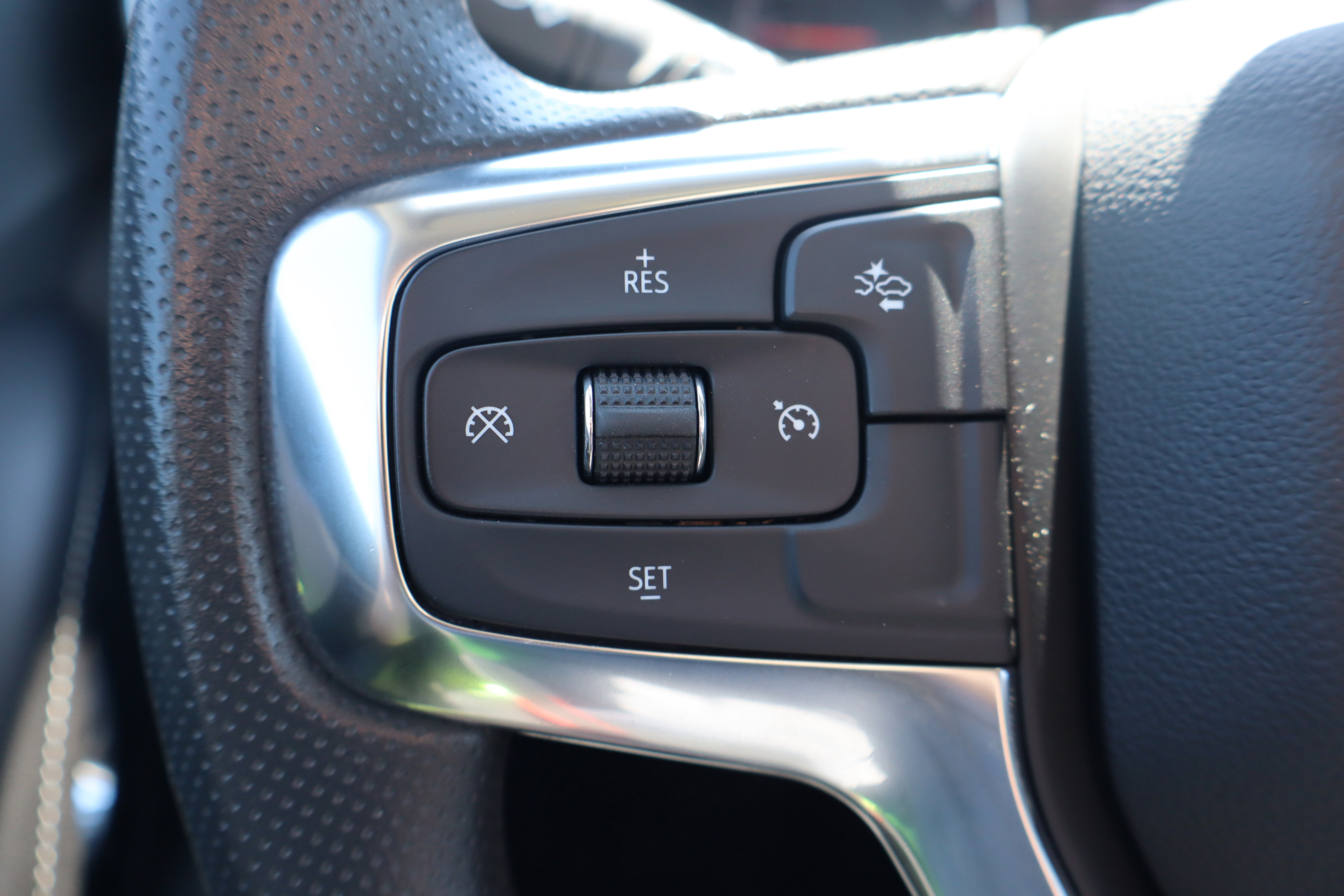 Used 2024 Chevrolet Blazer LT w/ LPO, Floor Liner Package FWD image 16