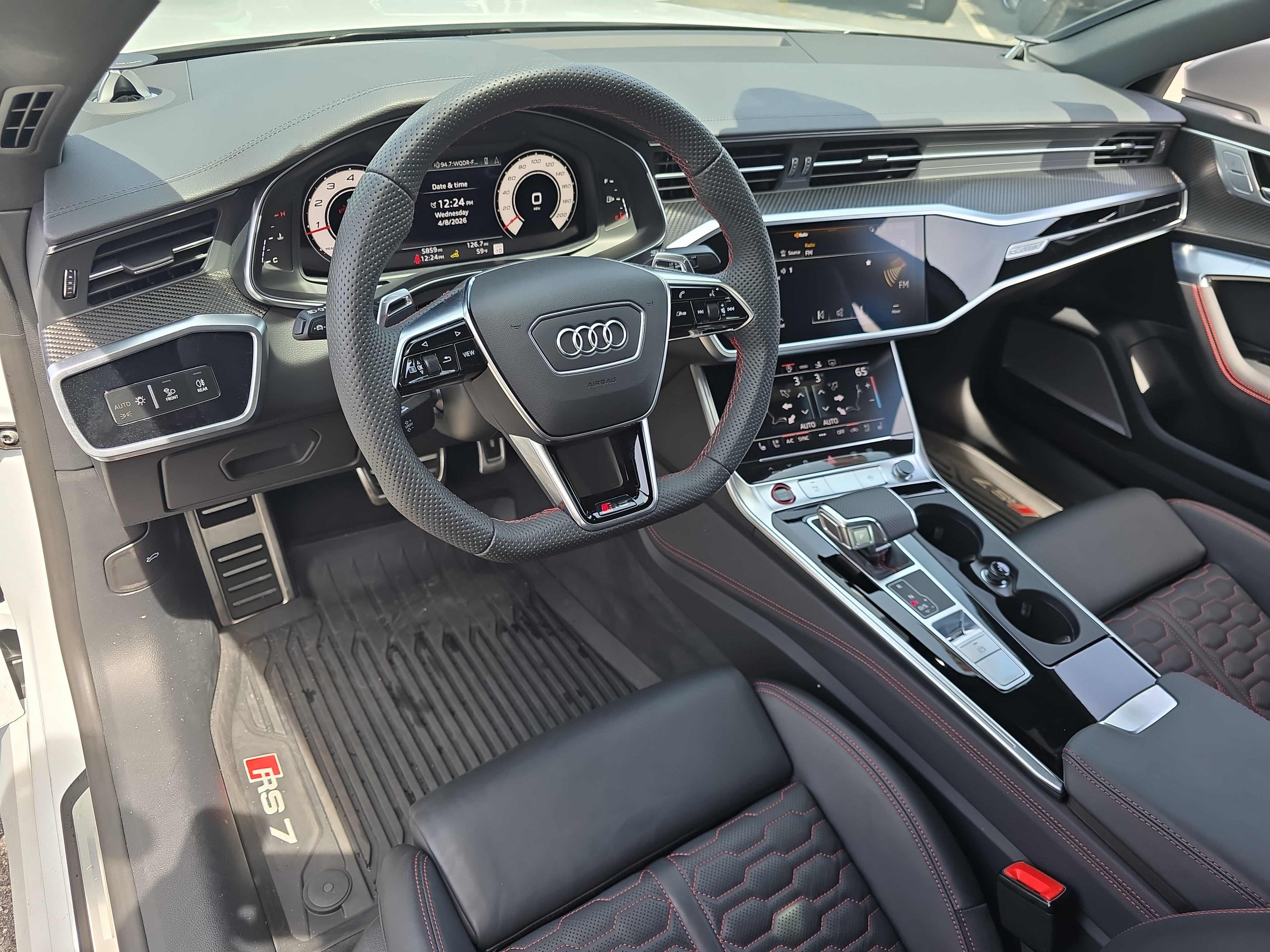 Used 2025 Audi RS 7 Performance AWD/4WD image 16