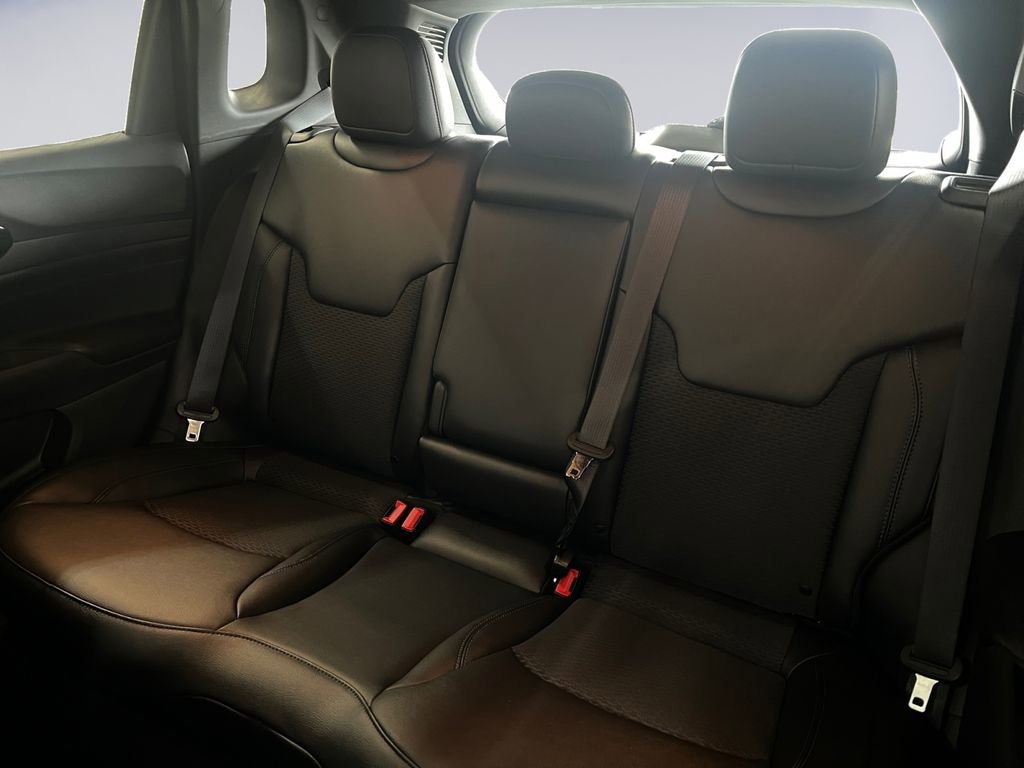 New 2026 Jeep Compass Latitude image 16