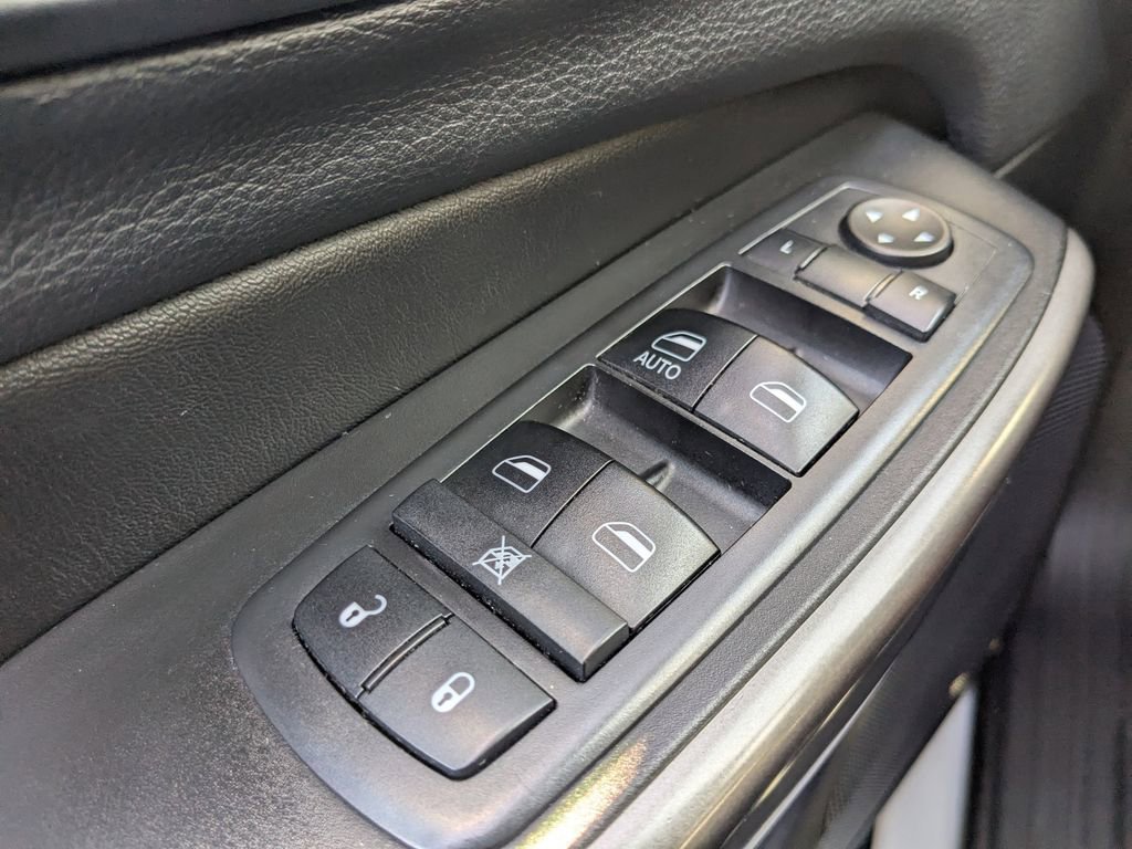 Used 2019 Jeep Cherokee Latitude w/ Popular Appearance Group image 7